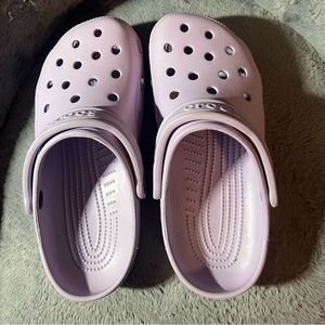 gently used crocs in purple